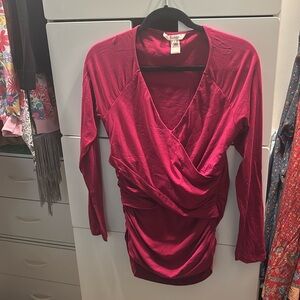 SUNDANCE MAGENTA PINK V NECK RUCHED FRONT